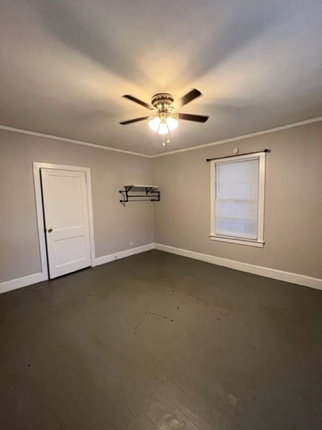 Building Photo - Cute home in Victor Mill in Greer. Rocking chair front porch, 2 bedrooms, 1 full bath with Hardwo...