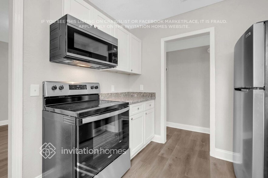 Building Photo - 5750 Cedar Forest Dr N