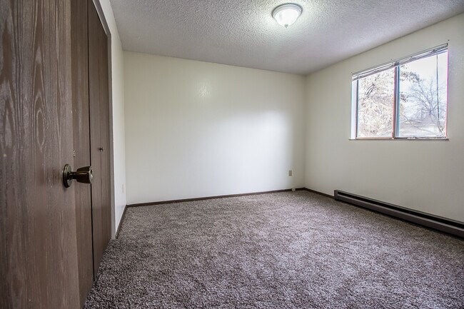 Building Photo - 4536 S Donald Ct