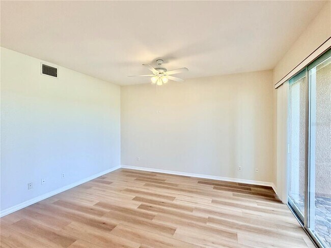 Building Photo - 819 Fairwaycove Ln