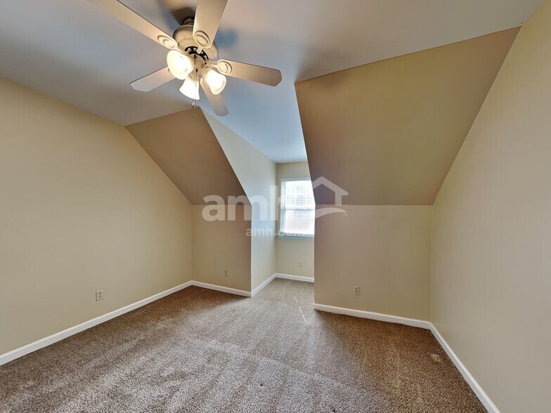 Building Photo - 104 Sunset Dr