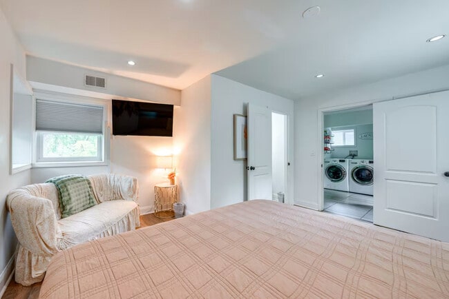 Building Photo - 1518 Riverside Ave