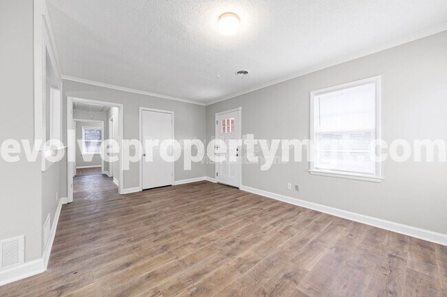 Building Photo - 7702 Marvin Rd