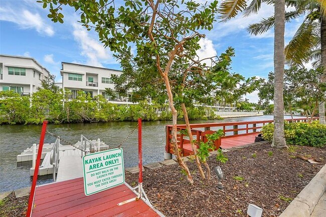 Building Photo - 2633 NE 14th Ave