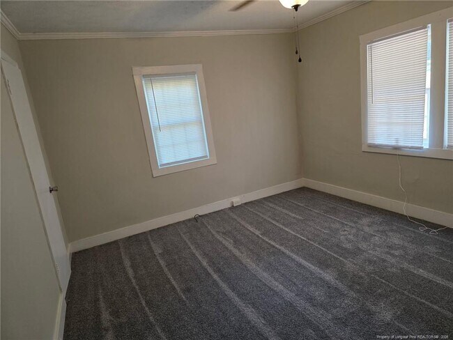 Building Photo - 2031 Womble Dr