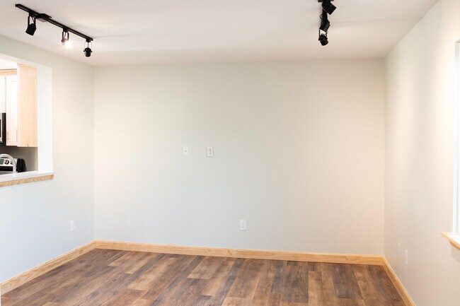 Building Photo - 289 Governors Park Rd