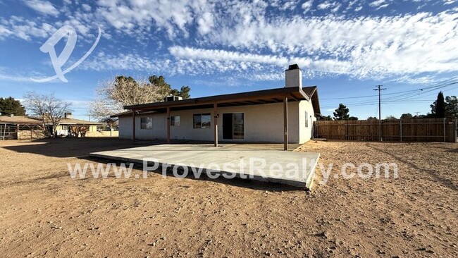 Building Photo - 20816 Yucca Loma Rd