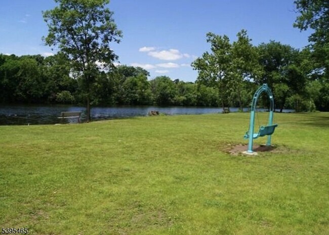 Building Photo - 128 Lee St