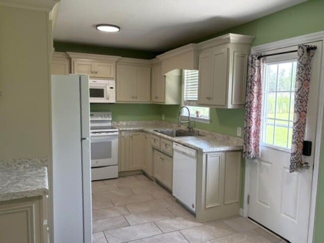 Building Photo - 37 Oscar Carter Ln