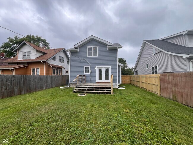 Building Photo - 608 N Gray St