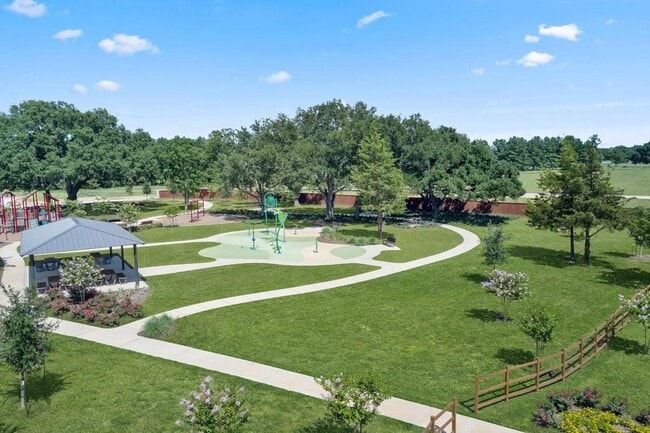 Building Photo - 18214 Sessile Oak Dr