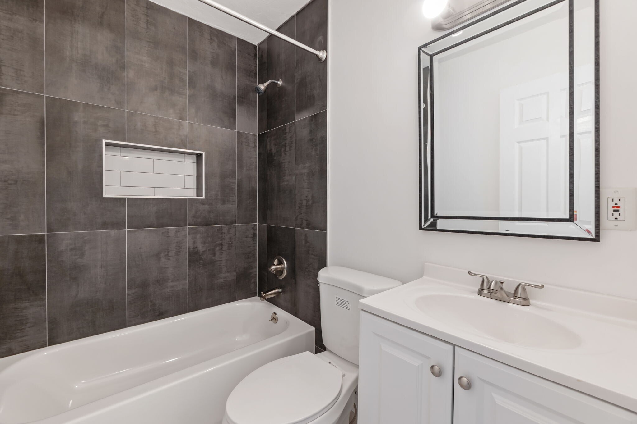 guest bath - 3275 Cottage Grove Ave