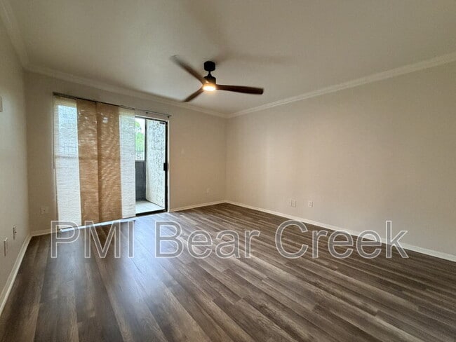 Building Photo - 3045 Walnut Bend Ln