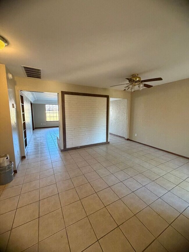 Building Photo - 7301 Edenborough Dr