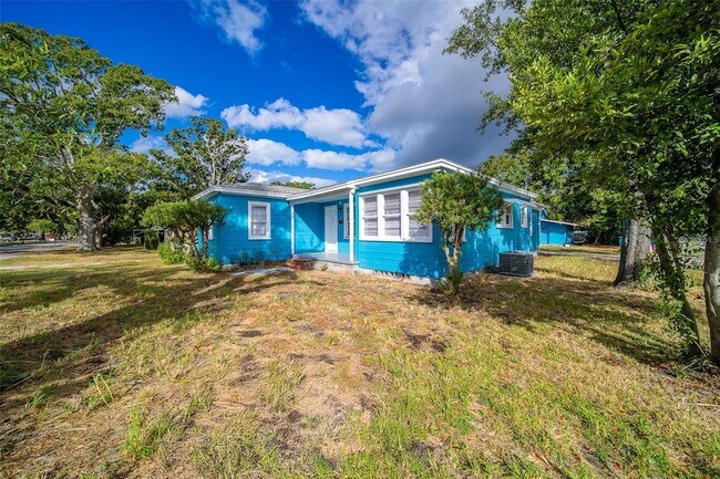 Building Photo - 810 2nd Ave NW