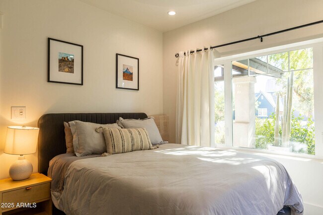 Building Photo - 68 W Lewis Ave