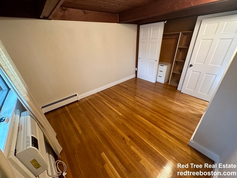 Building Photo - 248 Garden St