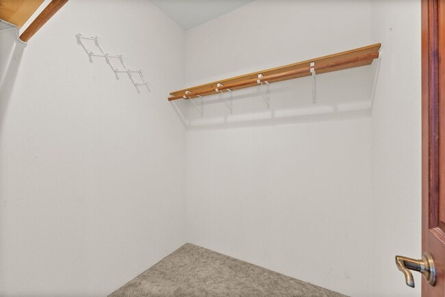 Building Photo - Yelm Country Living | 3 Bed, 3 Bath Home on 2.5 Acres | Solar Panels!