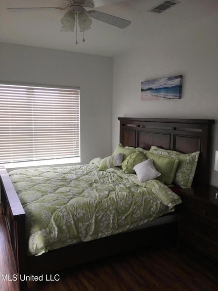 Building Photo - 153 Markham Dr