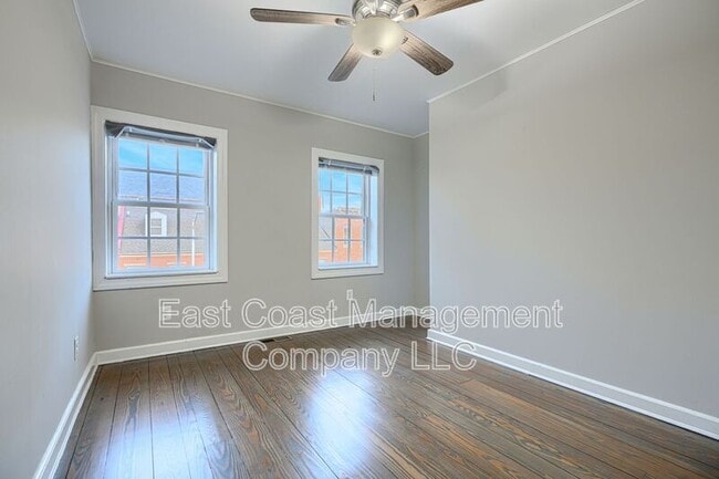 Building Photo - 724 S Hanover St