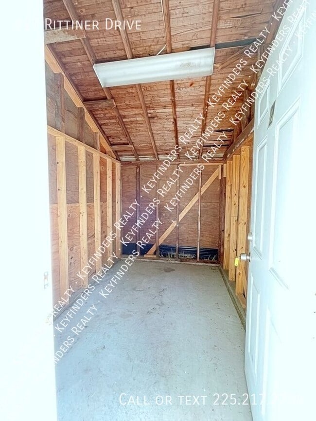 Building Photo - 927 Rittiner Dr