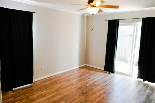 Building Photo - 6410 Del Monte Dr