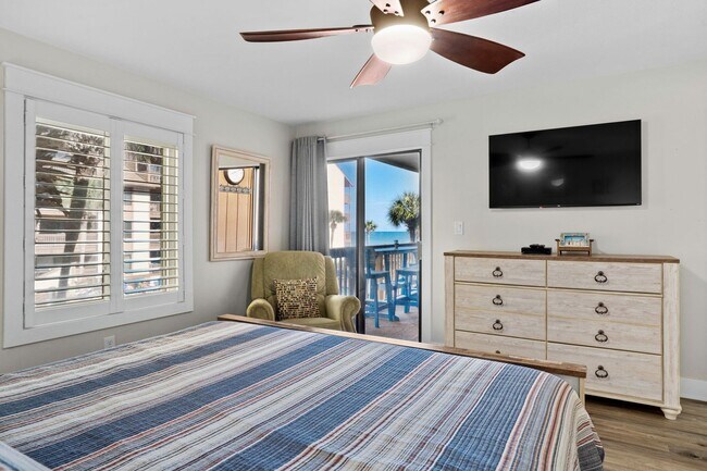 Building Photo - “Beachside Living – 2BR/2BA Condo with Oce...