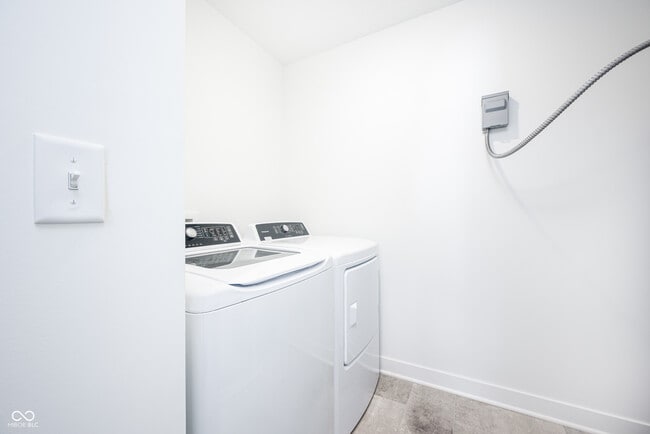 Building Photo - 18773 Mithoff Ln