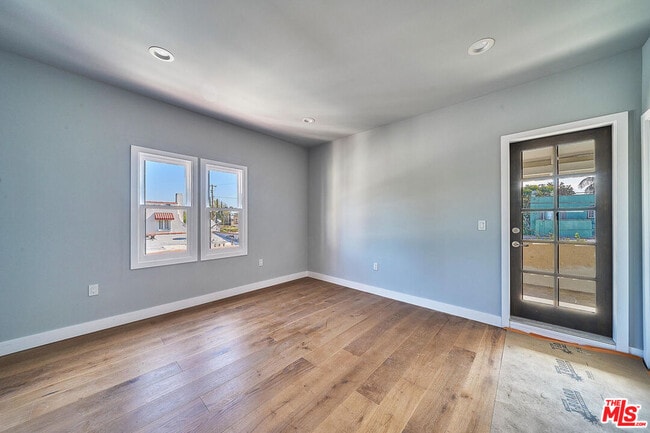 Building Photo - 1226 Meadowbrook Ave