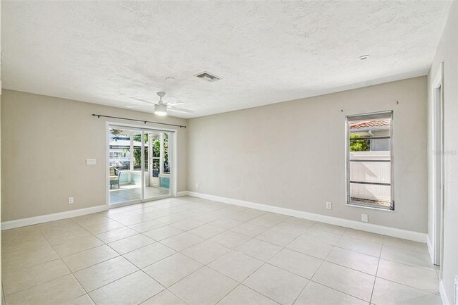 Building Photo - 5050 Porpoise Pl