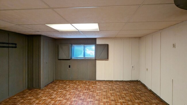 Building Photo - 3 bd 1 3/4 bath home Crest Hill