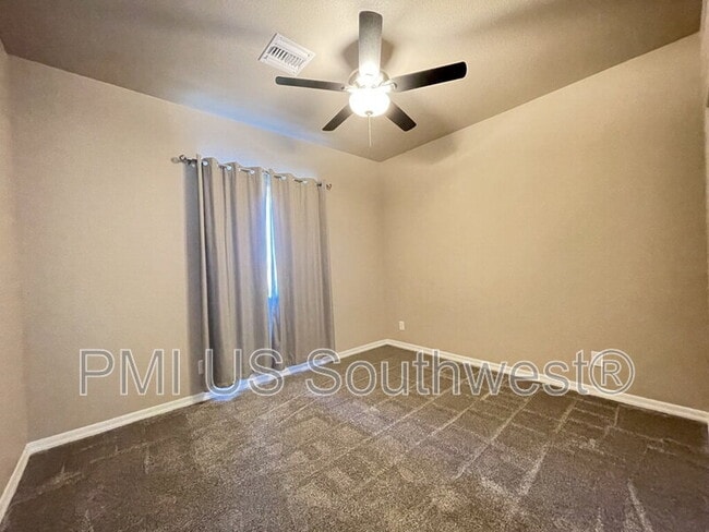 Building Photo - 2265 E Robby