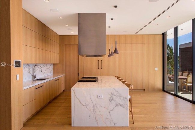 Building Photo - 428 S Hibiscus Dr
