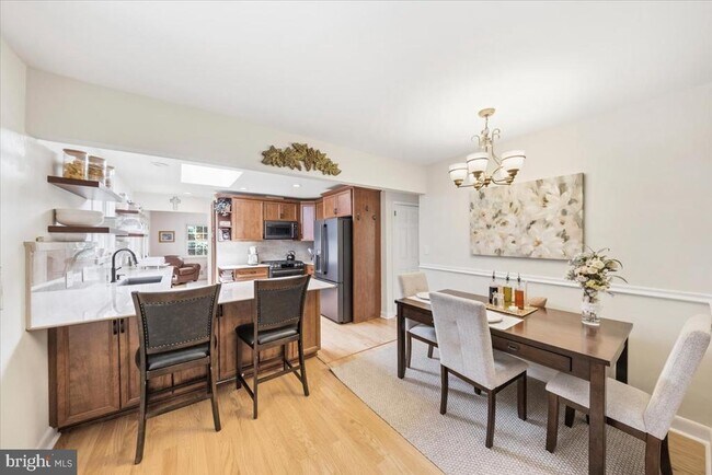 Building Photo - 40 Pine knoll Dr