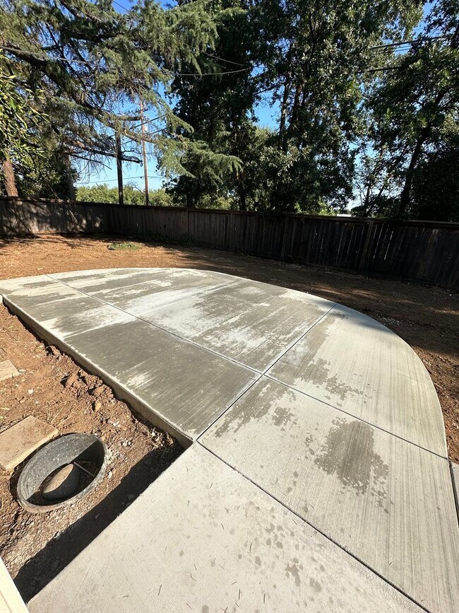 Building Photo - 2031 Oroville-Chico Hwy