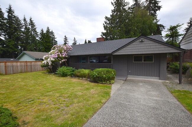 Primary Photo - Modern 3 bed/1.75 bath in GREAT Shoreline location!!! AVAILABLE August 1st,2024