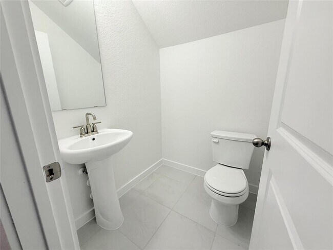 Building Photo - 148 Hartson Dr