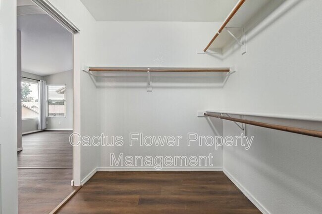 Building Photo - 1651 E Flint St