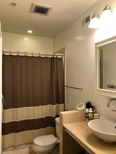 Building Photo - 360-362 Dorchester Street Unit 3