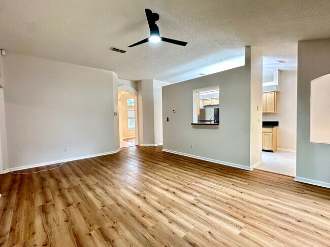 Building Photo - 5 minutes to the beach!  Remodeled Home!