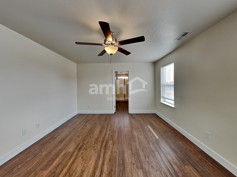 Building Photo - 1511 S Horton St