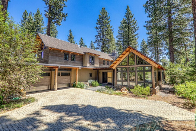Building Photo - 9269 Heartwood Dr