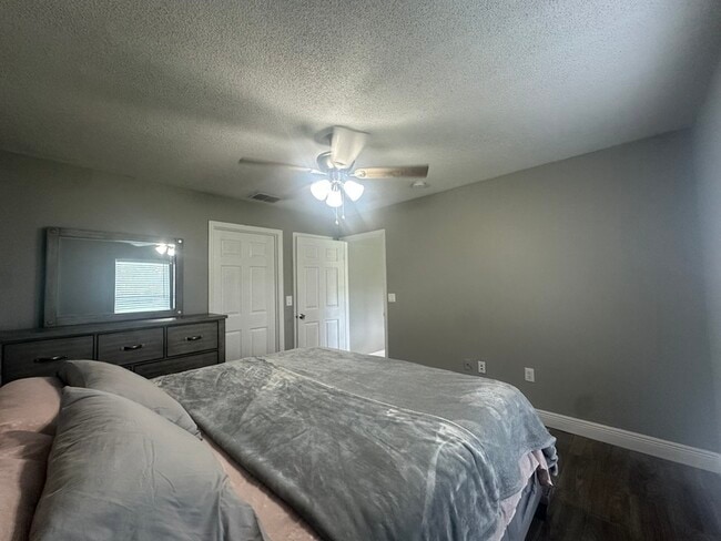Building Photo - 37 Sawfish Ct