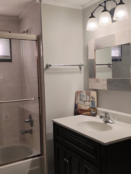 Building Photo - 152 Rainbow Dr