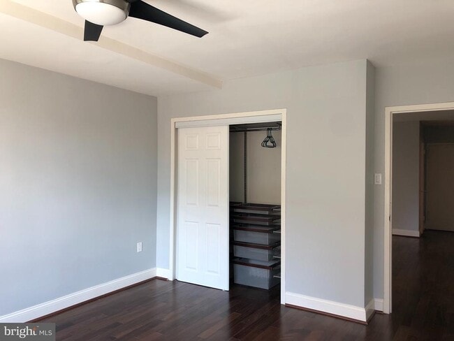 Building Photo - 1021 Arlington Blvd