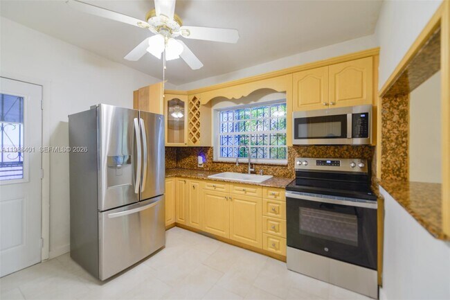 Building Photo - 1508 SW 13th Ave