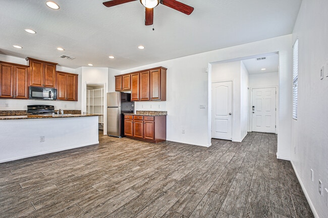 Building Photo - 6360 Beavertail Pond Ave