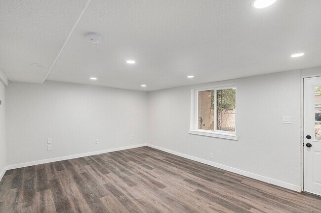 Building Photo - 1464 N Elizabeth St