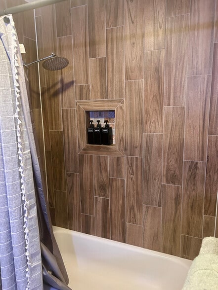 Building Photo - 222 Glass Ave