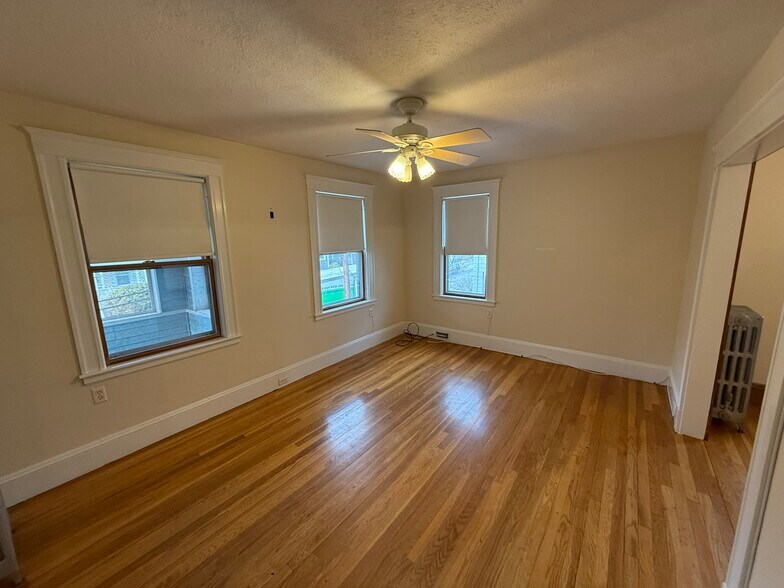 Building Photo - 20 Birch Rd